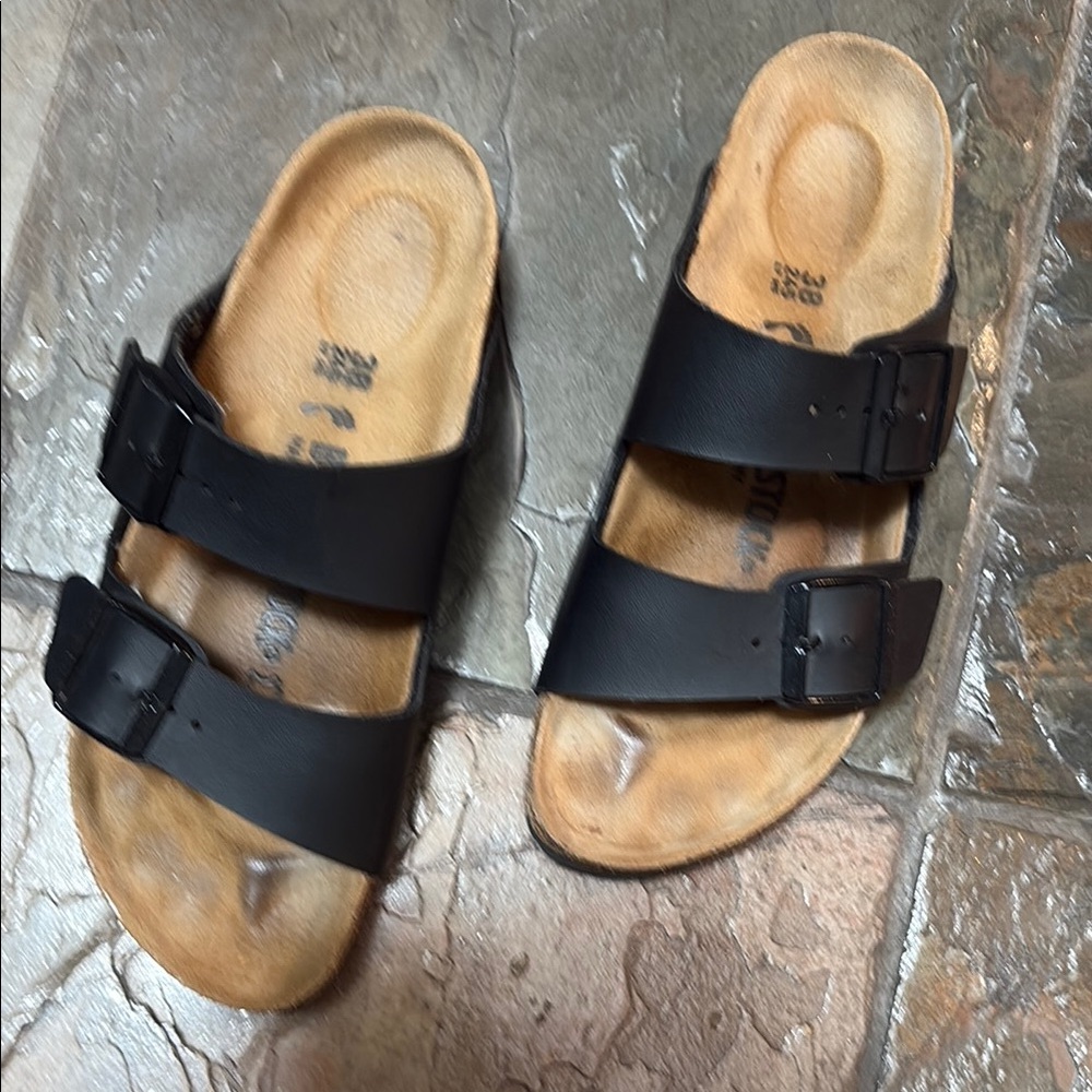 Birkenstock black leather sandals EUC
